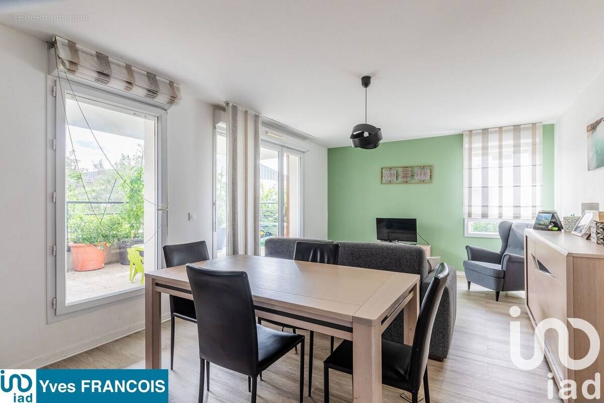 Photo 1 - Appartement à SAINTE-GENEVIEVE-DES-BOIS