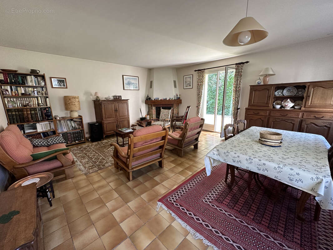 Maison à BURES-SUR-YVETTE