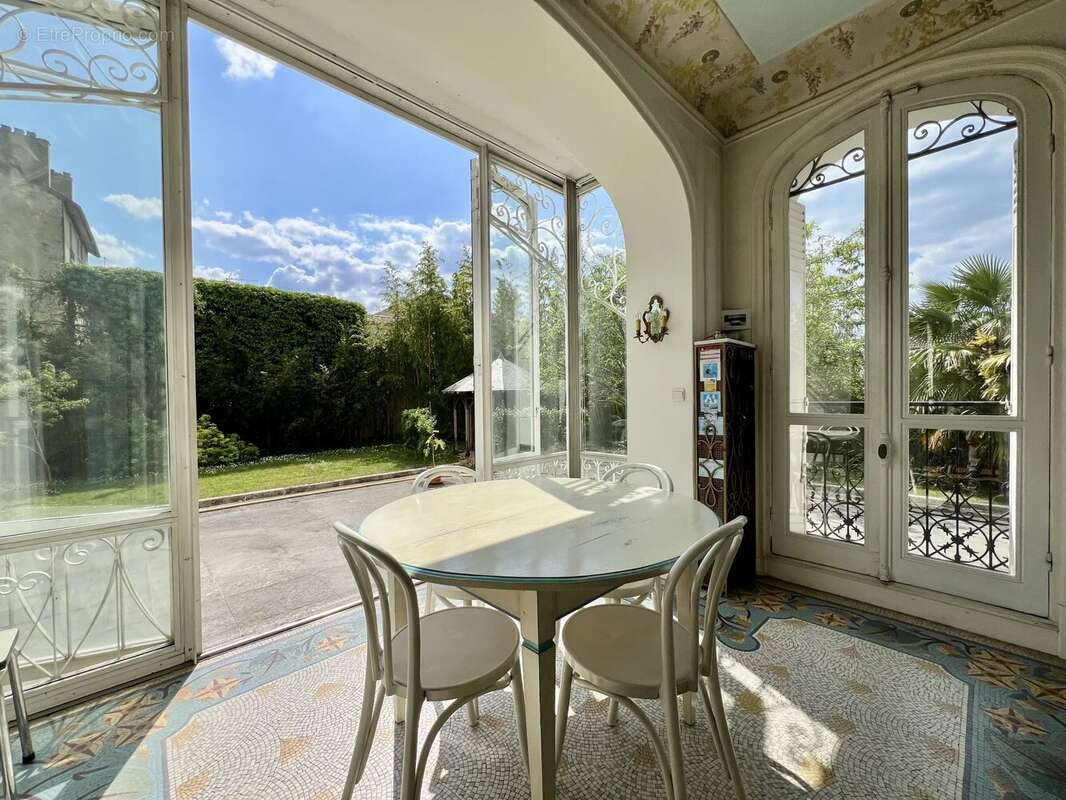 Maison à SAINT-MAUR-DES-FOSSES