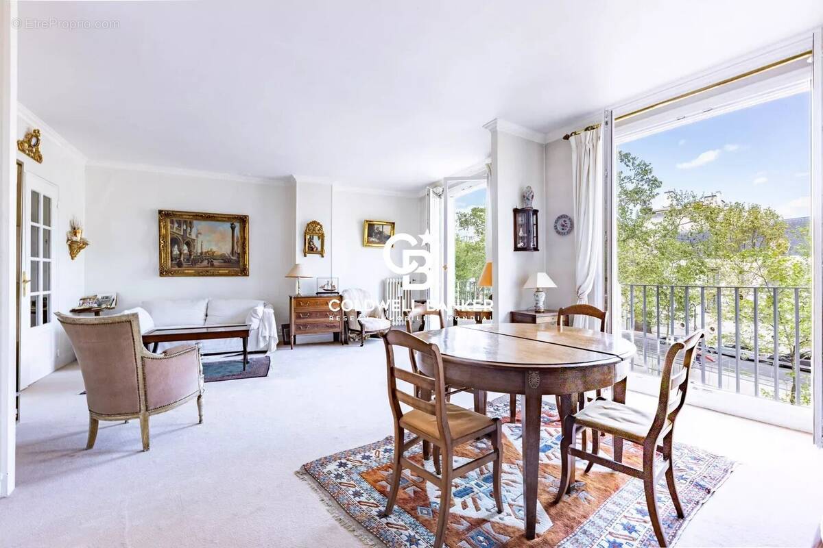 Appartement à PARIS-7E