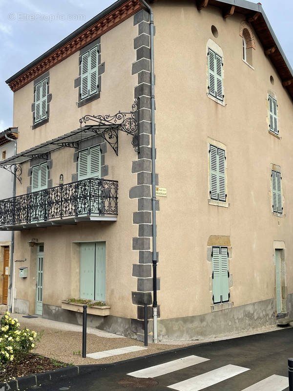 Maison à CHAURIAT