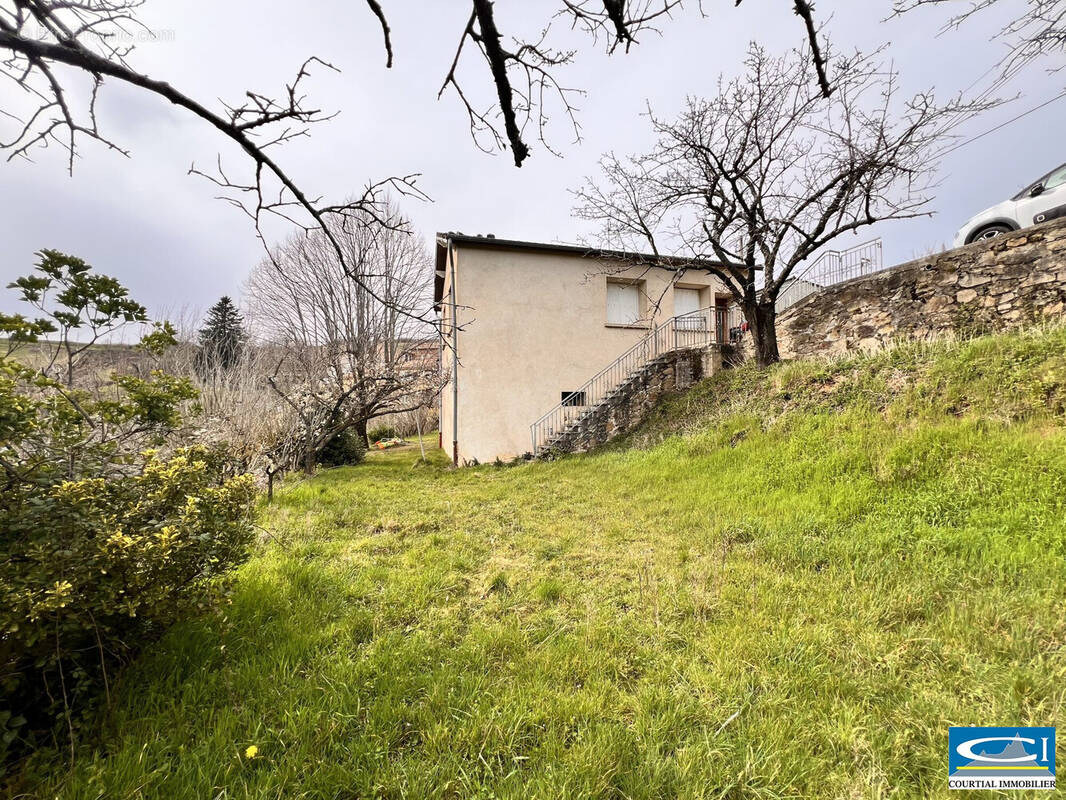 Maison à COLOMBIER-LE-JEUNE