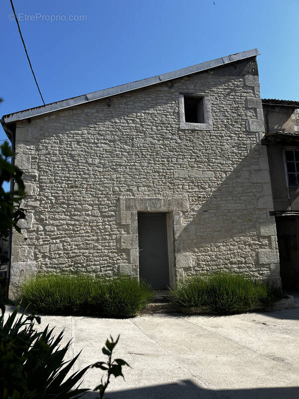 Maison à MIREBEAU