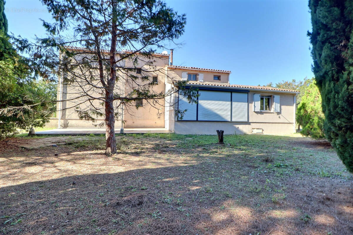 Maison à MAUGUIO