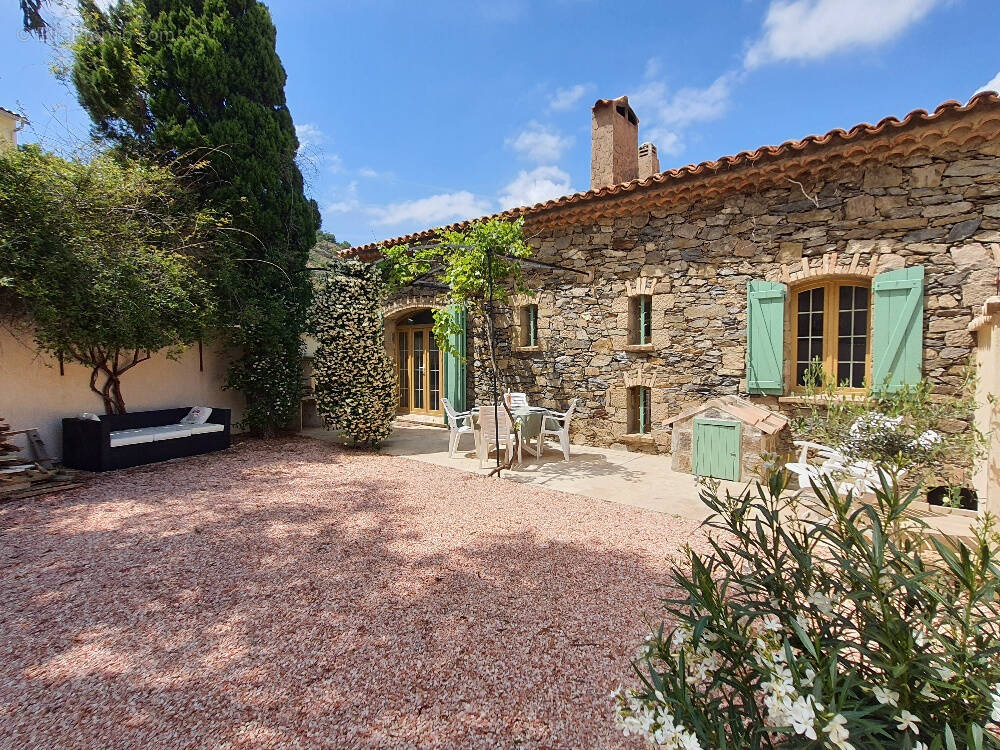 Maison à LA GARDE-FREINET
