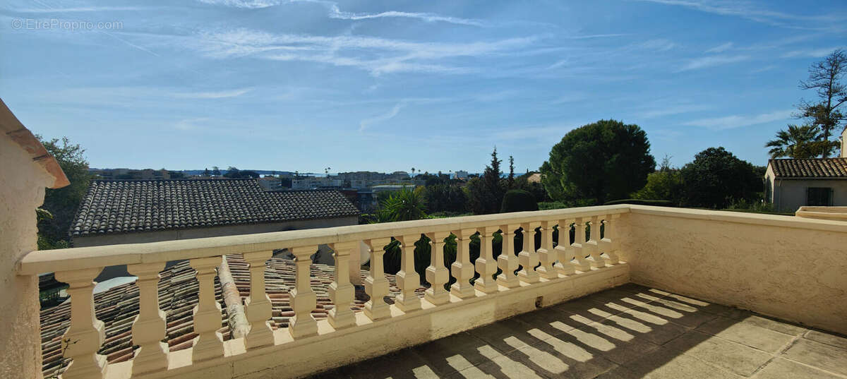 Maison à VALLAURIS