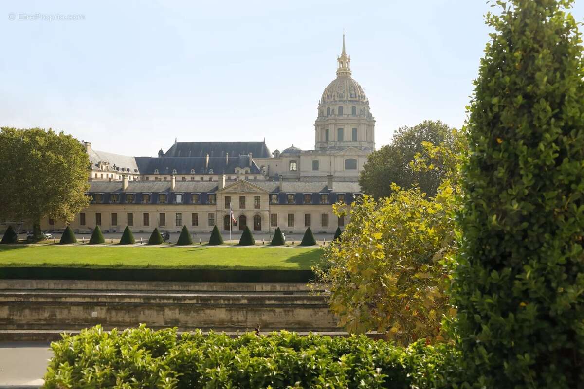 Appartement à PARIS-7E