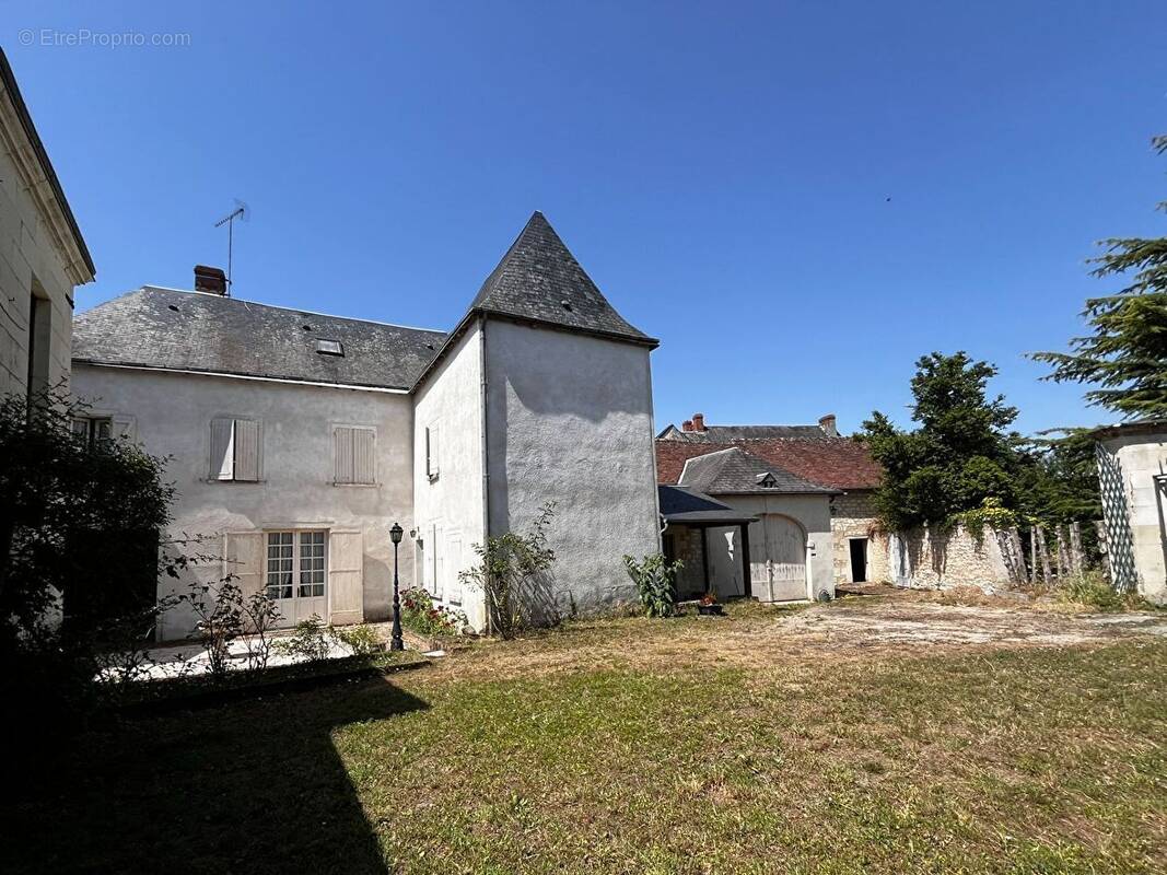 Maison à DANGE-SAINT-ROMAIN