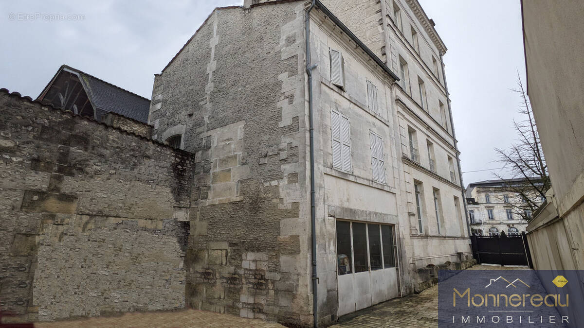 Appartement à COGNAC