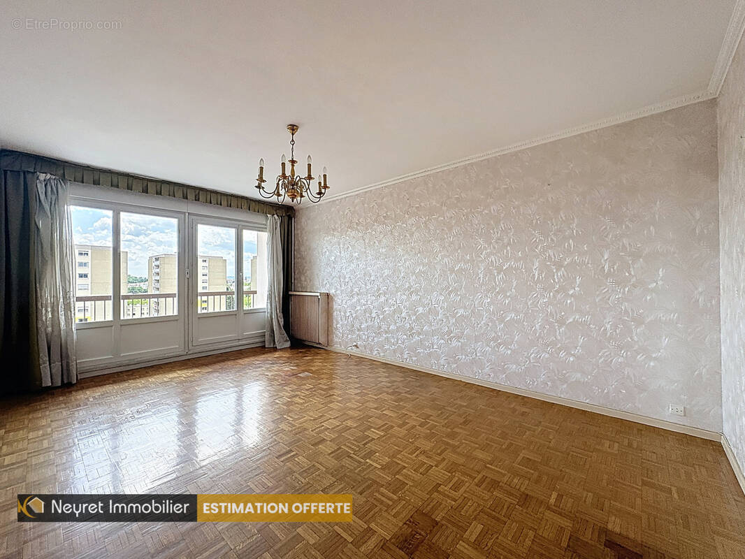 Appartement à BRON