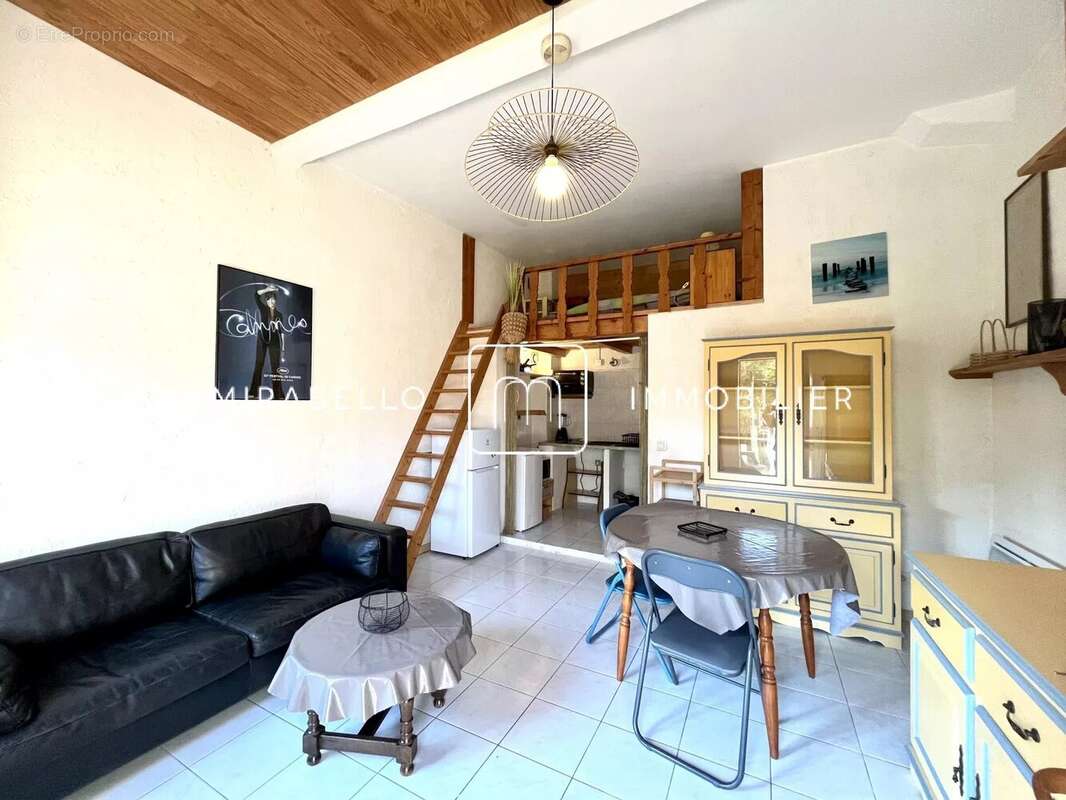 Maison à COLOMARS