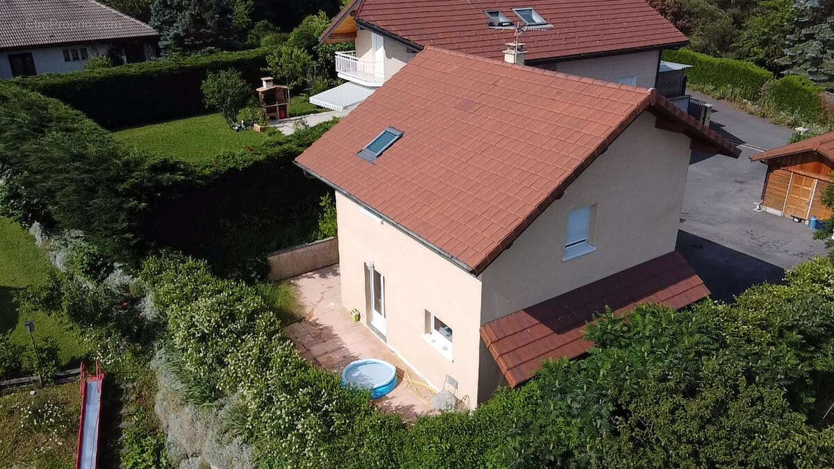 Maison à LA ROCHE-SUR-FORON