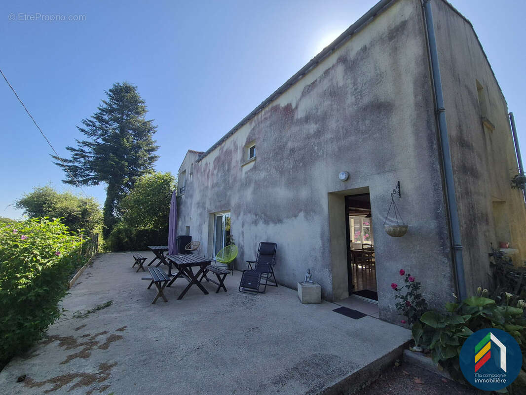 Autre à POUZAUGES