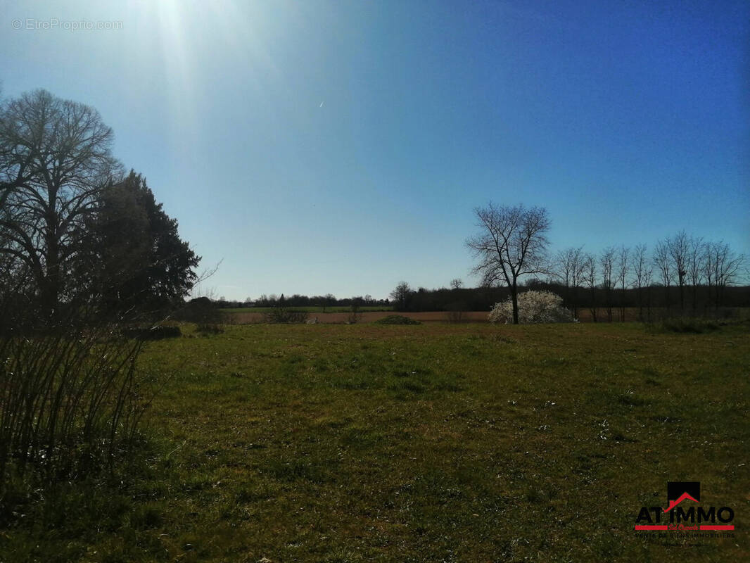 Terrain à SAINT-PRIVAT-DES-PRES