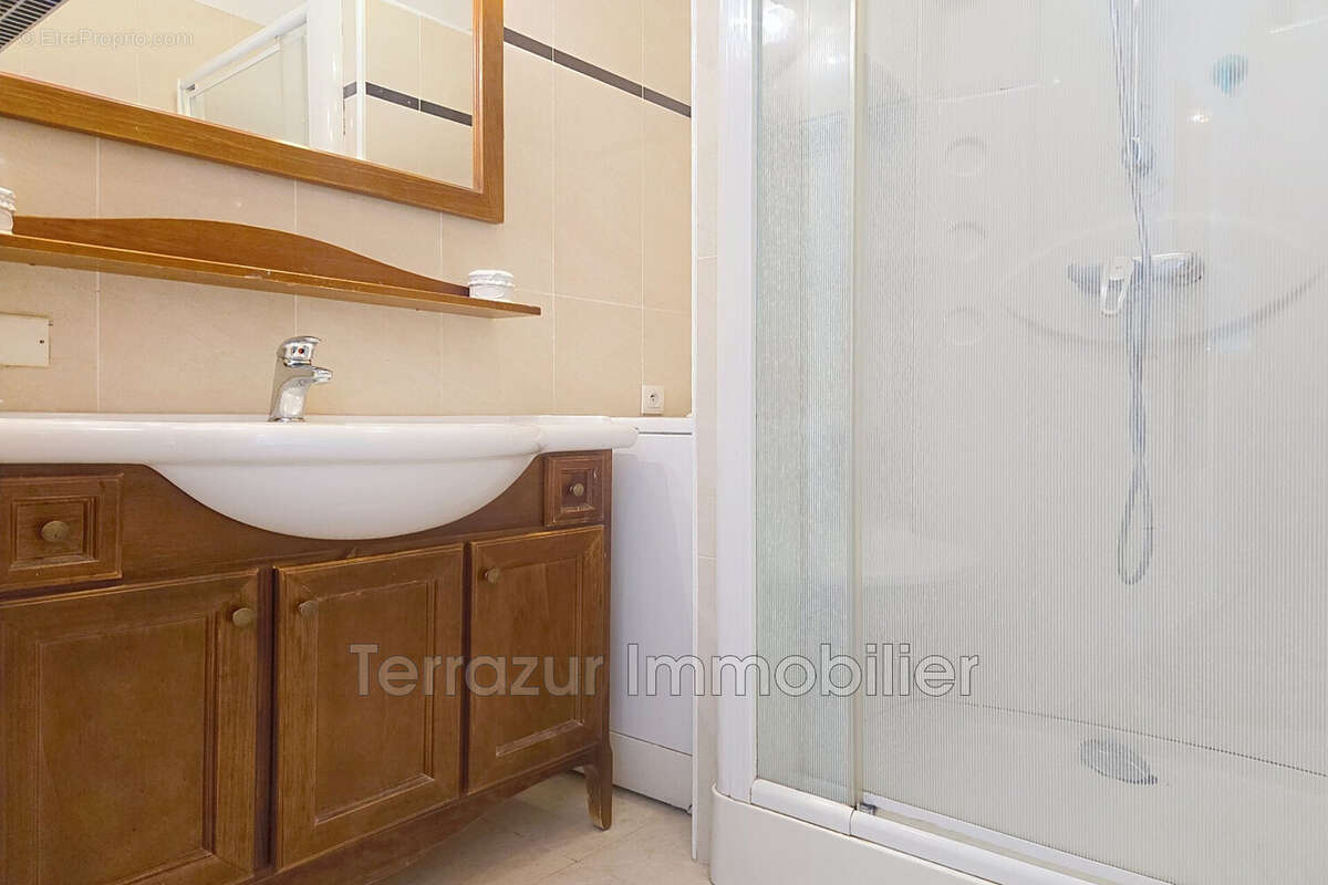 Appartement à VALLAURIS
