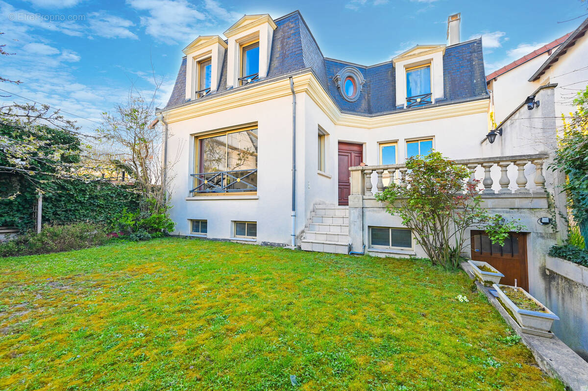 Maison à SAINT-MAUR-DES-FOSSES